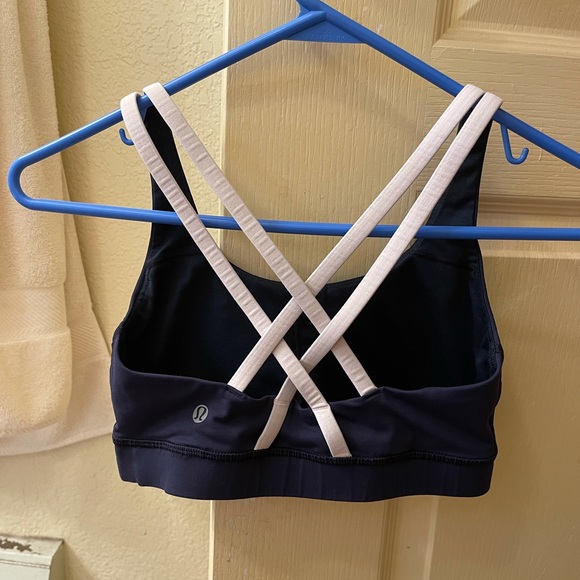 😍😍lululemon sports bra 😍😍 - Picture 2 of 5